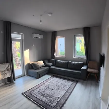 Apartament Garden Camyuva