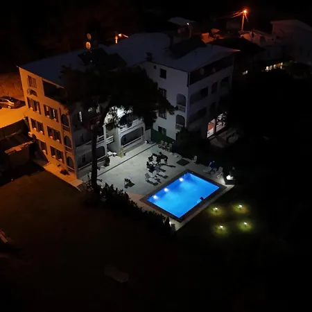 Apartament Garden Camyuva